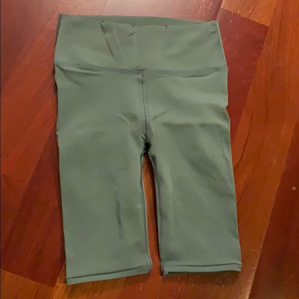 Lululemon Reveal Short Digital Rain